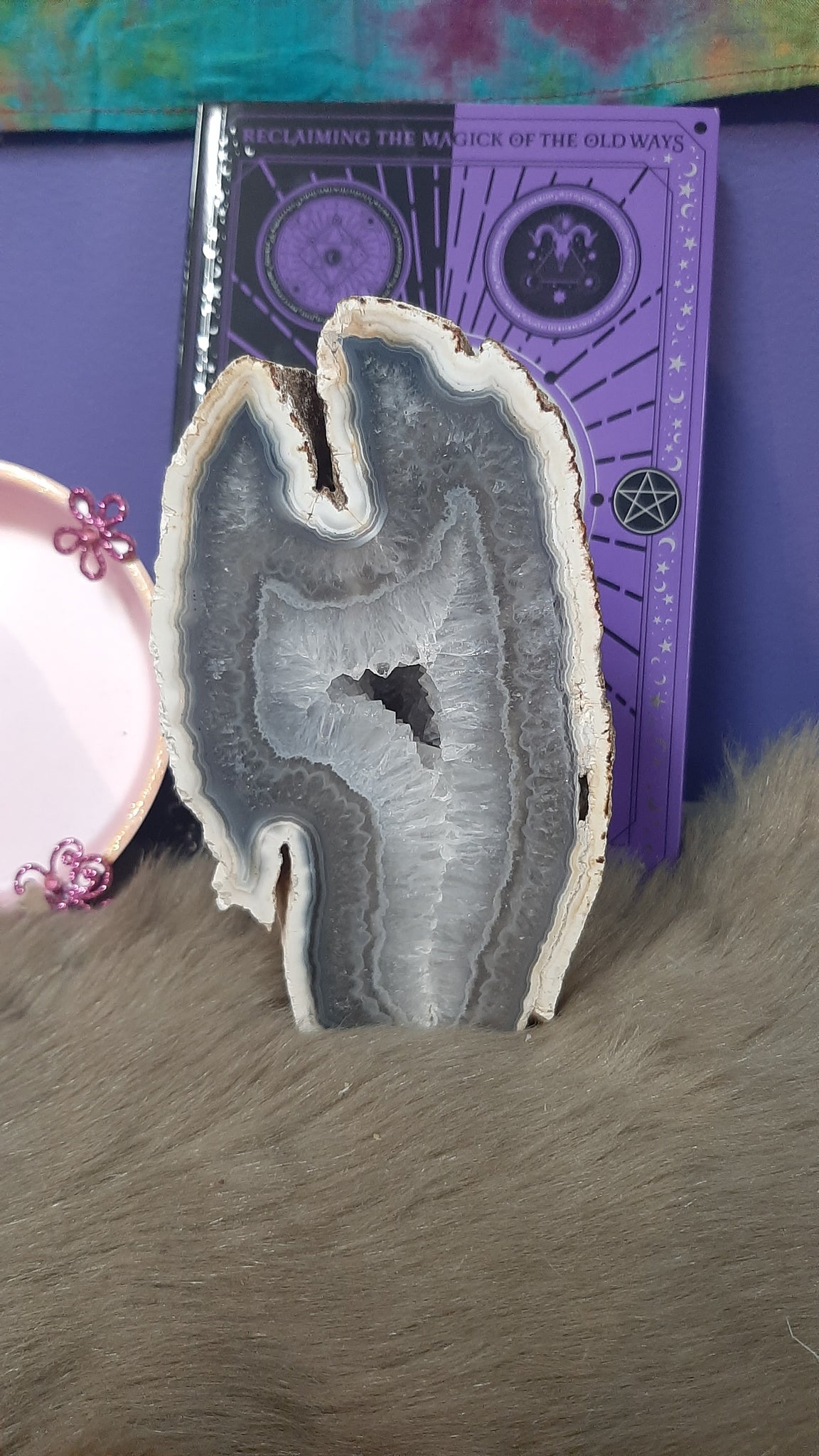 Agate Gray Standing