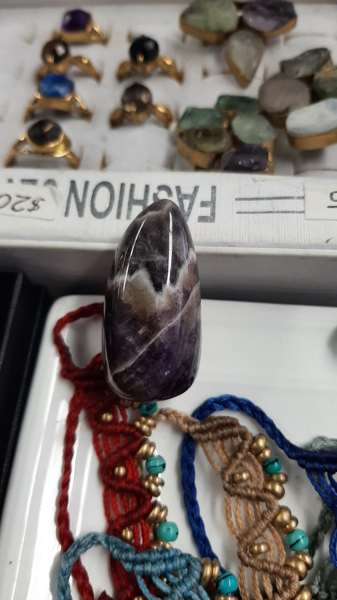 Chevron Amethyst Finger