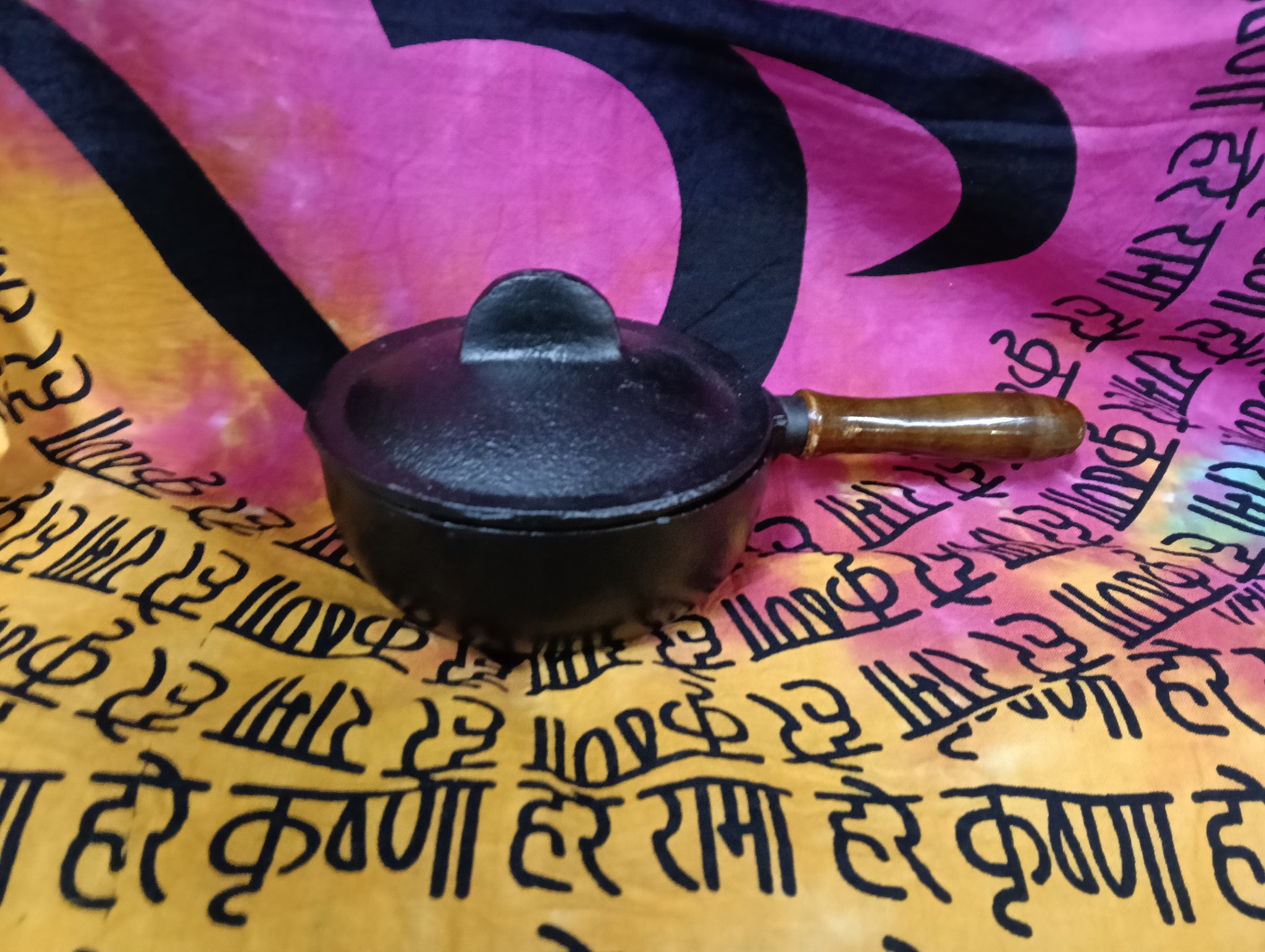 Cauldron with Wooden Handle Large